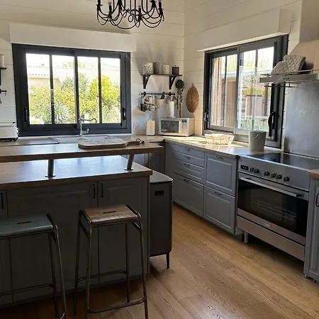 Sumptuous Cap Ferret Style House Semesterbostad